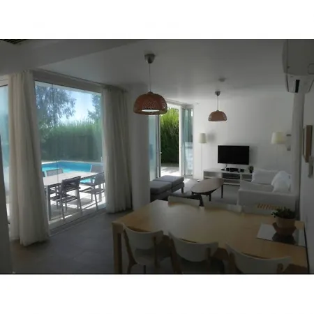 Novron 11 Villa